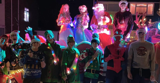 Santa’s sleigh helps to raise money nearly £900 for neonatal unit