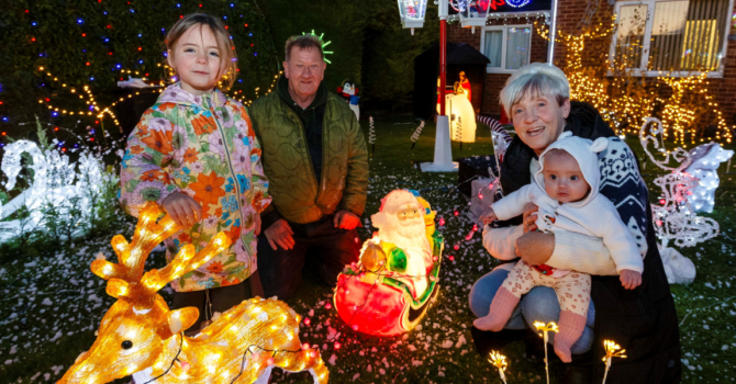 Couples Christmas lights raise money for young patients